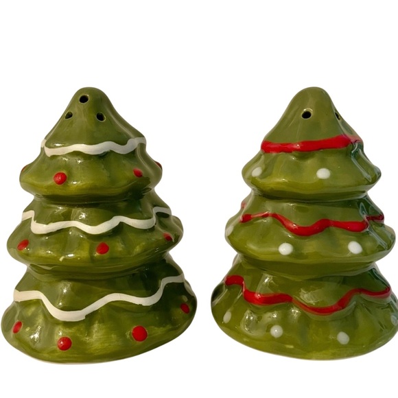 Hand Made Christmas Tree Salt And Pepper Shakers 3” Tall Christmas Tableware - Picture 1 of 5